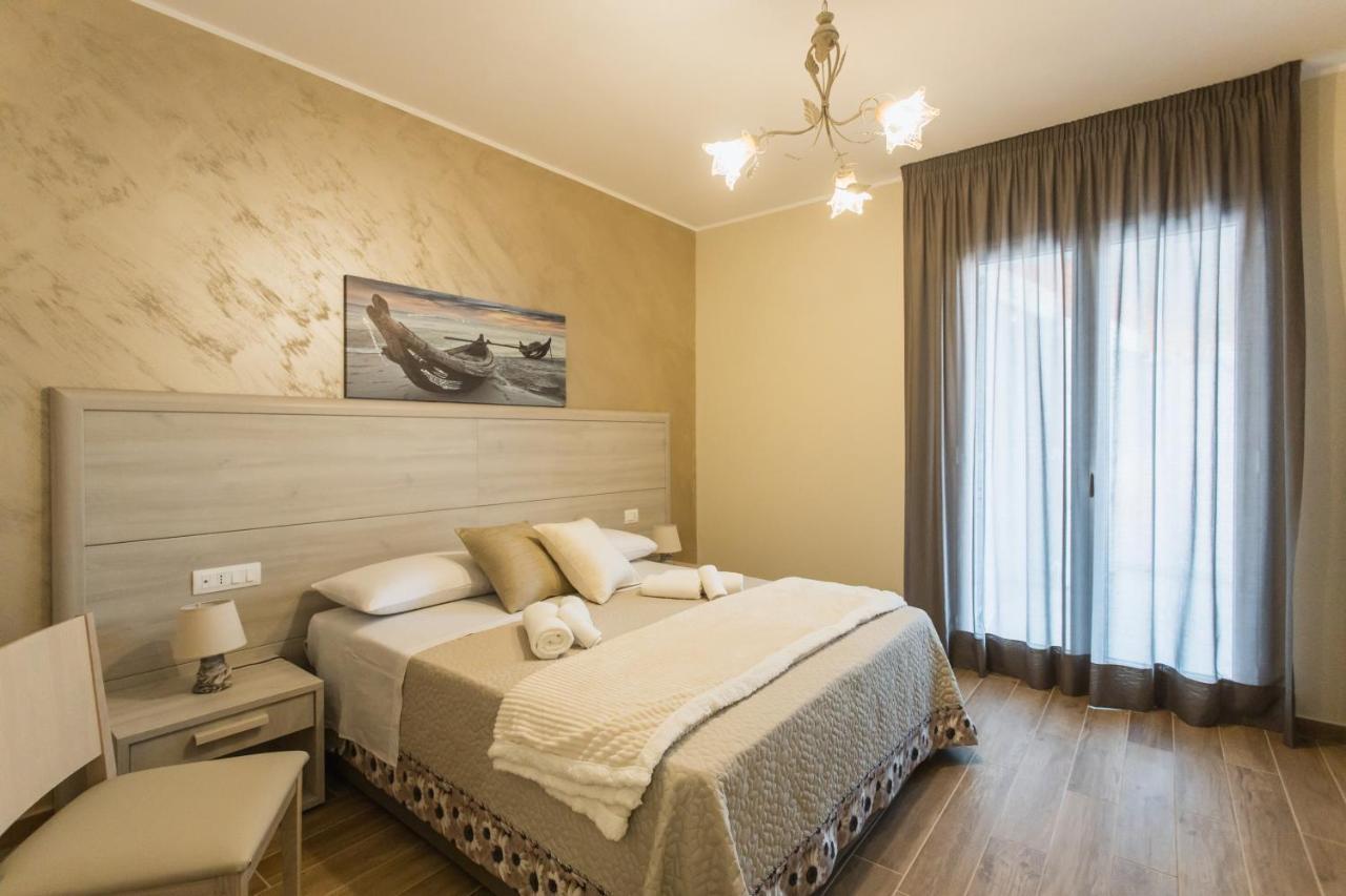 Oasi Perla Del Mare Rooms Aci Castello Exterior foto
