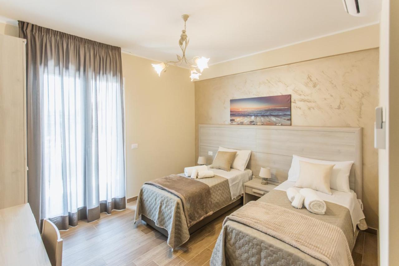 Oasi Perla Del Mare Rooms Aci Castello Exterior foto